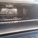 Foto van de binnenzijde van de Zanussi ZNF44X combi-oven