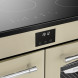 Detail van Belling FARMHOUSE 100Ei CRM bediening, solide metalen knoppen en LED-display met Maxi-Clock timer