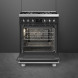 De oven van de C6GMMBNLK2 is groot en voorzien van hetelucht, grill en onder en bovenwarmte