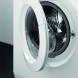 De Aeg L72672NFL wasmachine is uitgevoerd met een linksdraaiende deur en een vernieuwde trommel