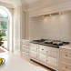 Aga R71605EROE rayburn fornuis wit in klassieke keuken met granieten blad