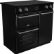 De Farmhouse 90 EI Black is uitgevoerd met drie verschillende ovens waaronder een longdoor oven aan rechter zijde