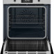 Bertazzoni FPRO6117PTX3 oven met geopende deur, zicht op rooster en oveninterieur