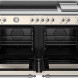 Bertazzoni HER125I2EAVT2 fornuis met geopende deuren en uitschuifbare laden
