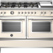 Bertazzoni HER126G2EAVT2 fornuis vooraanzicht met gaskookplaat, griddle, twee ovens en bedieningspaneel