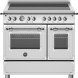 Bertazzoni HER95I2EXT2 fornuis, vooraanzicht met inductiekookplaat, bedieningsknoppen en twee ovens met gesloten deuren