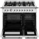 Bertazzoni HER96L2EXT2 fornuis met geopende ovendeur waarin roosters zichtbaar zijn en uitklapbare pan