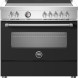 Bertazzoni MAS95I1ENET2 fornuis vooraanzicht met inductiekookplaat, bedieningsknoppen en zwarte ovenruimte