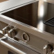 Bertazzoni MASCH94I1EXT kookplaat detail met bedieningsknoppen en inductieveld
