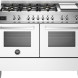 Bertazzoni PRO126G2EBIT2 fornuis vooraanzicht met twee ovens, gasfornuis en grillplaat, wit met rvs bovenkant