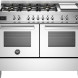 Bertazzoni PRO126G2EXT2 fornuis vooraanzicht met zes gasvlammen, gridplaat, twee ovens en bedieningspaneel