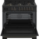Bertazzoni PRO96L1ECAT2 fornuis met geopende ovendeur en uitschuifbare oven