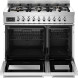Bertazzoni PRO96L2EBIT2 fornuis met open deuren, twee ovens met roosters en opvanglade zichtbaar
