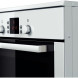 De oven van het Bosch HCE748223 fornuis wit heeft een inhoud van 67 liter