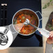 Bosch MSM64110 staafmixer met potentieel gebruik in pan boven kookplaat met groentesoep