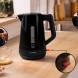 Bosch TWK1M123 waterkoker in keuken met detailweergave van tuit, handgreep en aan-uitknop