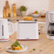 Bosch TWK3M121 waterkoker in keukencollage met broodrooster en koffiezetapparaat op aanrecht