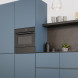 ETNA CM514GLS oven-magnetron ingebouwd in blauwe keukenkasten
