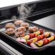 Inductiekookplaat Falcon Classic Deluxe 2026 100 met mengeling van gegrilde gehaktballen en groente-spiesjes
