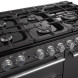 Falcon NEX100DFPWHT/CM_E1 gasfornuis diagonaal overzicht met alle zes branders en bedieningselementen