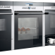 De Siemens HB86P575 behoort tot de panorama opstelling van SIEMENS en kan gecombineerd worden met een bijpassende warmhoudlade