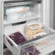 Liebherr ICNc 7603_20 NoFrost bovenvries met geopende lade, voedselbewaaring en Fresh-Seafood compartiment