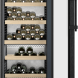 Liebherr WPbsi 5052_21 wijnkoelkast geopende deur detail interieur met wijnflessen op houten rekken