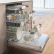 Miele G 7281 vaatwasser interieur met drie laden en gespreide manden voor afwas