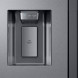 Via de dispenser op de deur van de Samsung RS68N8941SL kan ijs, ijsblokjes en geschaafd ijs gevraagd worden