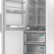Siemens KS36NVWDG koelkast leeg interieur vooraanzicht met glasplateaus wijnrek en hyperFresh-laden