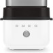 Smeg AFC01WHMEU airfryer frontaanzicht met zilverkleurige bezel en rond bedieningsknopje