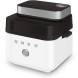 Smeg AFC01WHMEU airfryer aanzicht van schuin met geopend deksel en zicht op voedselvak met accessoire