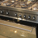 De Smeg C8GMXNLK is 80 cm. breed en voorzien van vijf branders