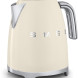 De Smeg KLF03CREU waterkoker creme heeft een rvs schenktuit