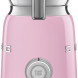 De Smeg MFF01PKEU melkopschuimer is door de roze kleur niet te missen in uw keuken