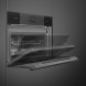 Smeg SO4102S3B combi-stoomoven, zwart, frontaanzicht van geopende deur in keukensituatie