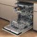 Whirlpool W7I HP40 LSC vaatwasser met volledig uitgeschoven laden en manden