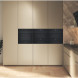 Whirlpool WCW46HMB detail ovenfront met bedieningspaneel en digitale klok