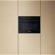Whirlpool WCW7O7HTSB magnetron-oven inbouwsituatie in beige keuken