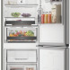 Whirlpool WHK 22373 X6EA koelkast bovenvak geopend stellages leeg wit interieur