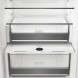 Whirlpool WHK2 5293B5E bovenste koelkast interieur leeg, toont verdeling met schappen en deurrekken