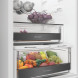 Whirlpool WHK2 5322 B4E koelkast interieur bovenkant met Dairy- en Crisper-laden en fleshouder