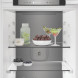 Whirlpool WHK2 5323 B5E2 bovengedeelte koelkast geopend met digitaal bedieningspaneel
