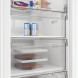 Whirlpool WHMFF 1292 W4E vrieskast middengedeelte met geopende laden voedselopslag