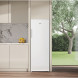 Whirlpool WHMLS 2411 W4E koelkast inbouw in moderne keukensituatie met marmeren achterwand