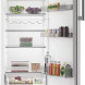 Whirlpool WHMLS 2411 W4E koelkast geopende deur deurschrappen met bakjes voor diverse producten