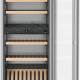 De binnenkant van de Liebherr EWTgw2383-26 wijn koelkast