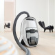 De Miele Blizzard Comfort XL Powerline is een zeer degelijke slede stofzuiger uitgevoerd zonder zak met omvangrijk pakket accessoires voor vrijwel elk reinigingsprobleem. Deze stofzuiger is standaard voorzien van een brede parketborstel, een telescopisch