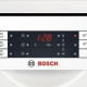 De Bosch SPS69T32EU smalle vaatwasser beschikt over een digitaal bedieningspaneel op de deur