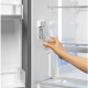 Praktisch is de waterdispenser in het koelgedeelte van de Smeg FQ60X2PEAI side-by-side koelkast